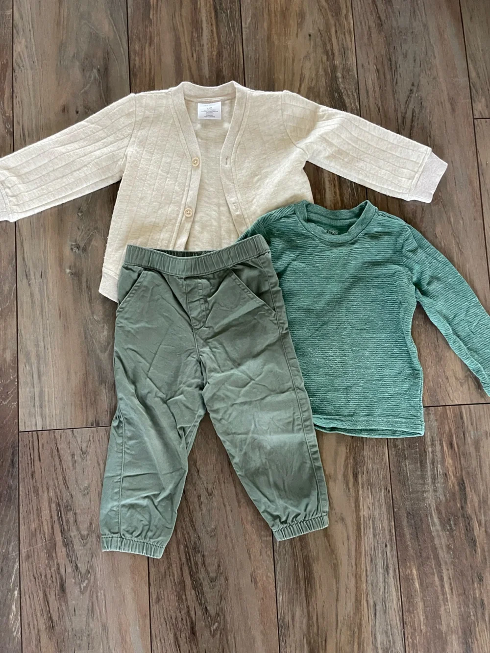 Toddler Boy winter Clothing Bundle of 15 pieces Size 2T perfect condition
